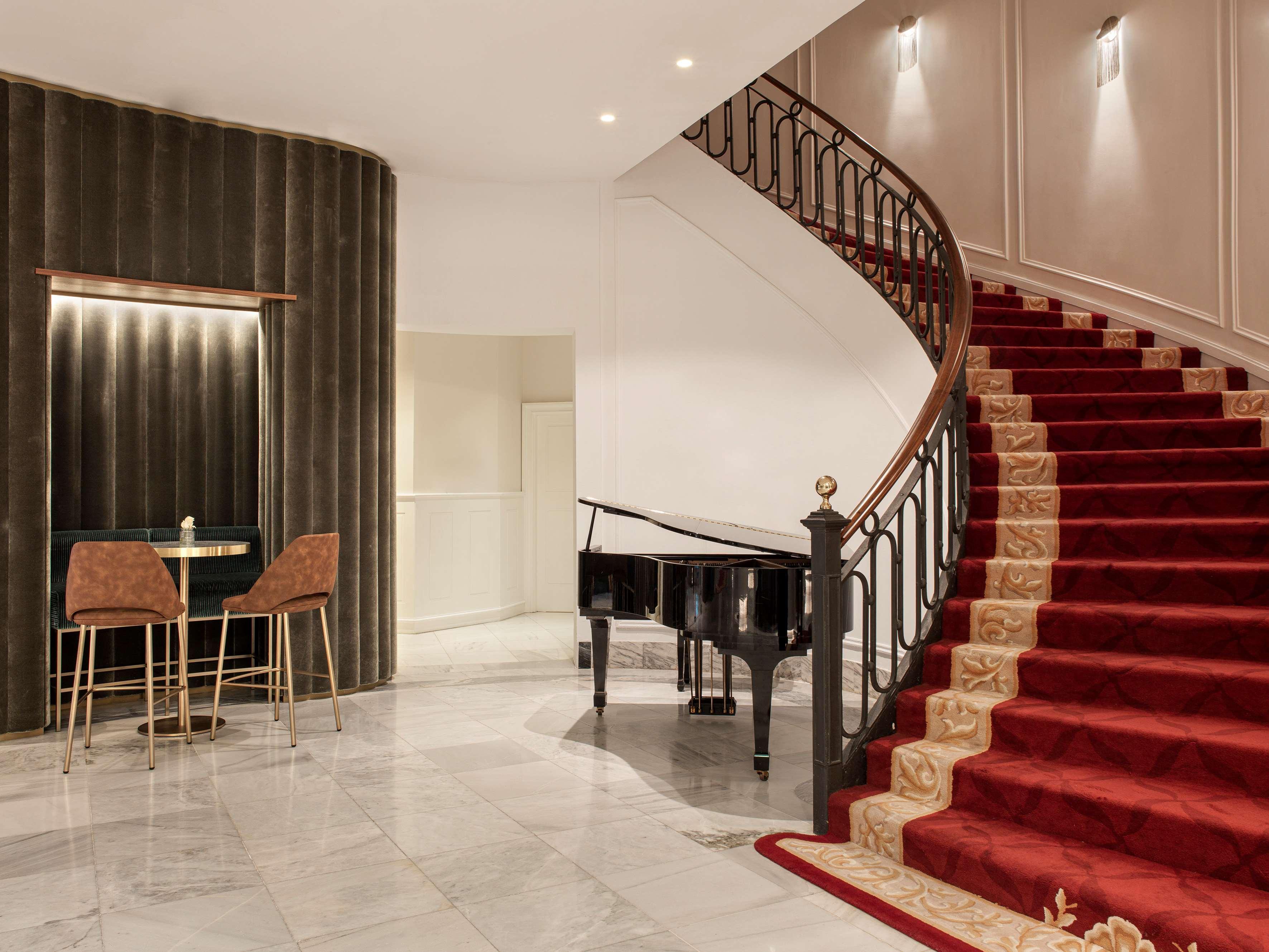 Hotel Colón Gran Meliá - The Leading Hotels of the World Siviglia Esterno foto The staircase at the lobby