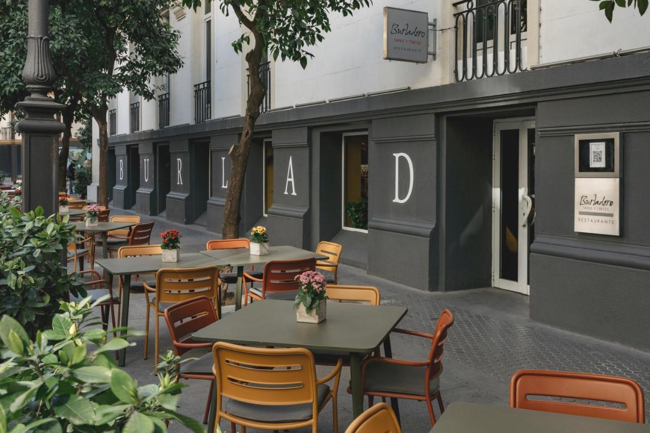 Hotel Colón Gran Meliá - The Leading Hotels of the World Siviglia Esterno foto The courtyard at the new LEAD Academy