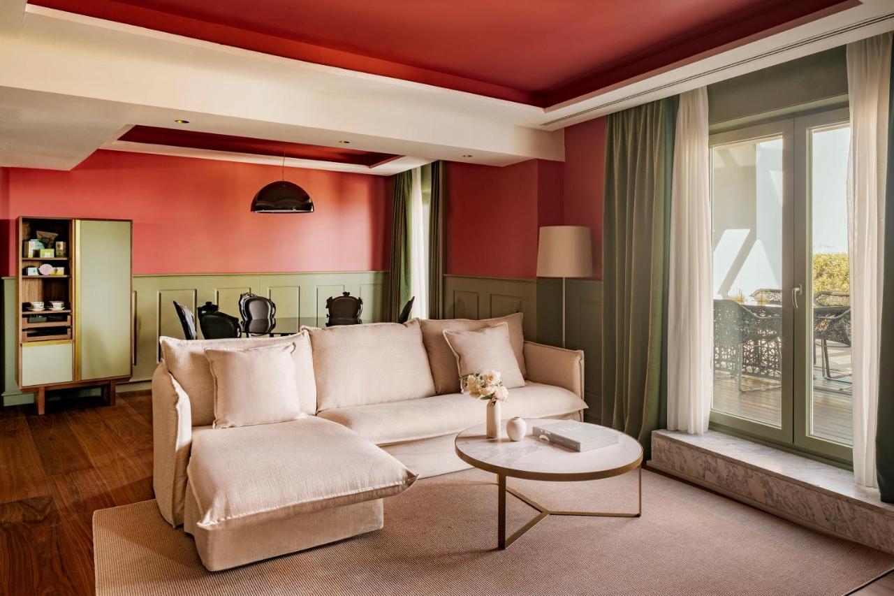 Hotel Colón Gran Meliá - The Leading Hotels of the World Siviglia Esterno foto A suite at the hotel