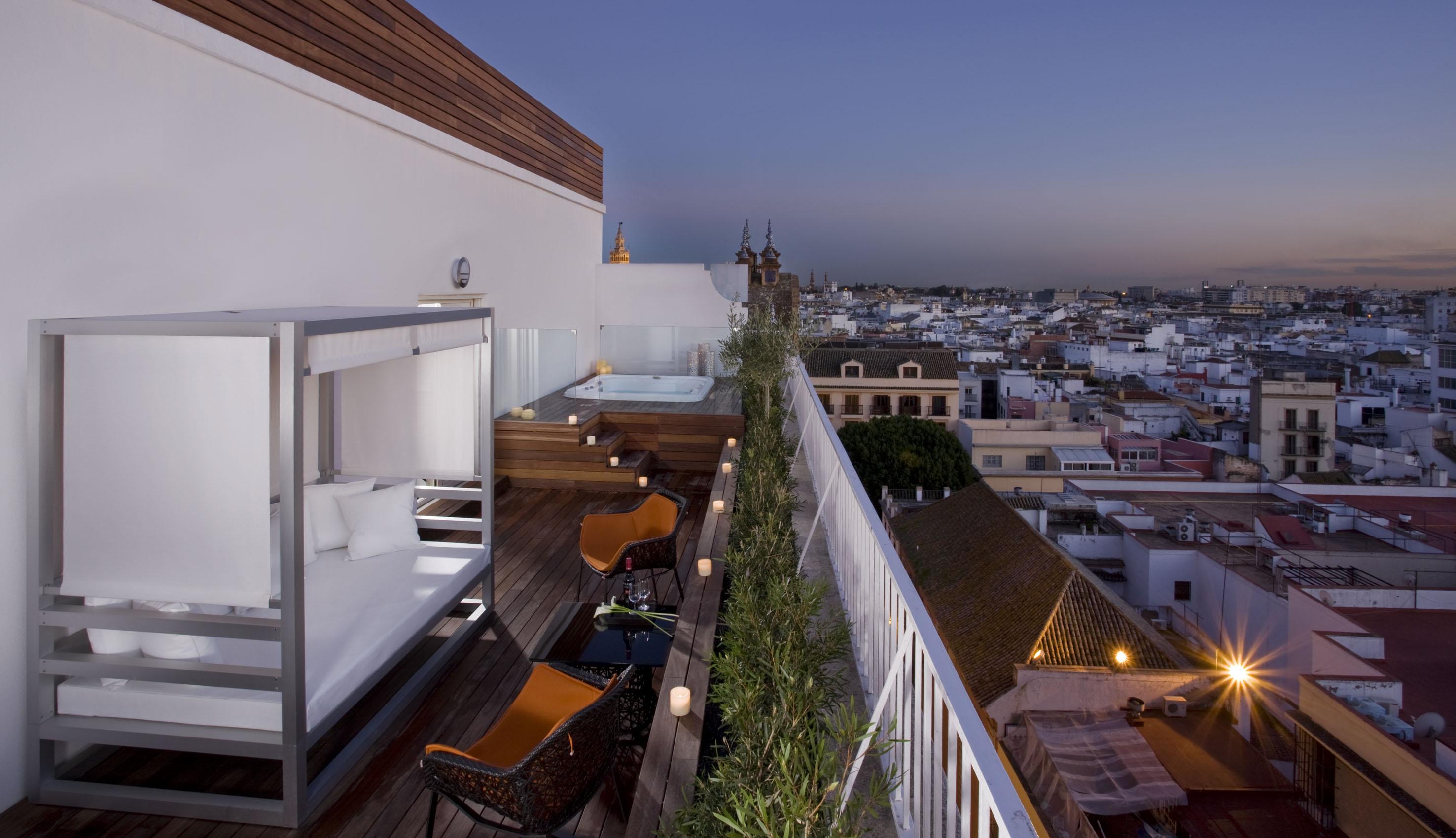 Hotel Colón Gran Meliá - The Leading Hotels of the World Siviglia Esterno foto The hotel's rooftop
