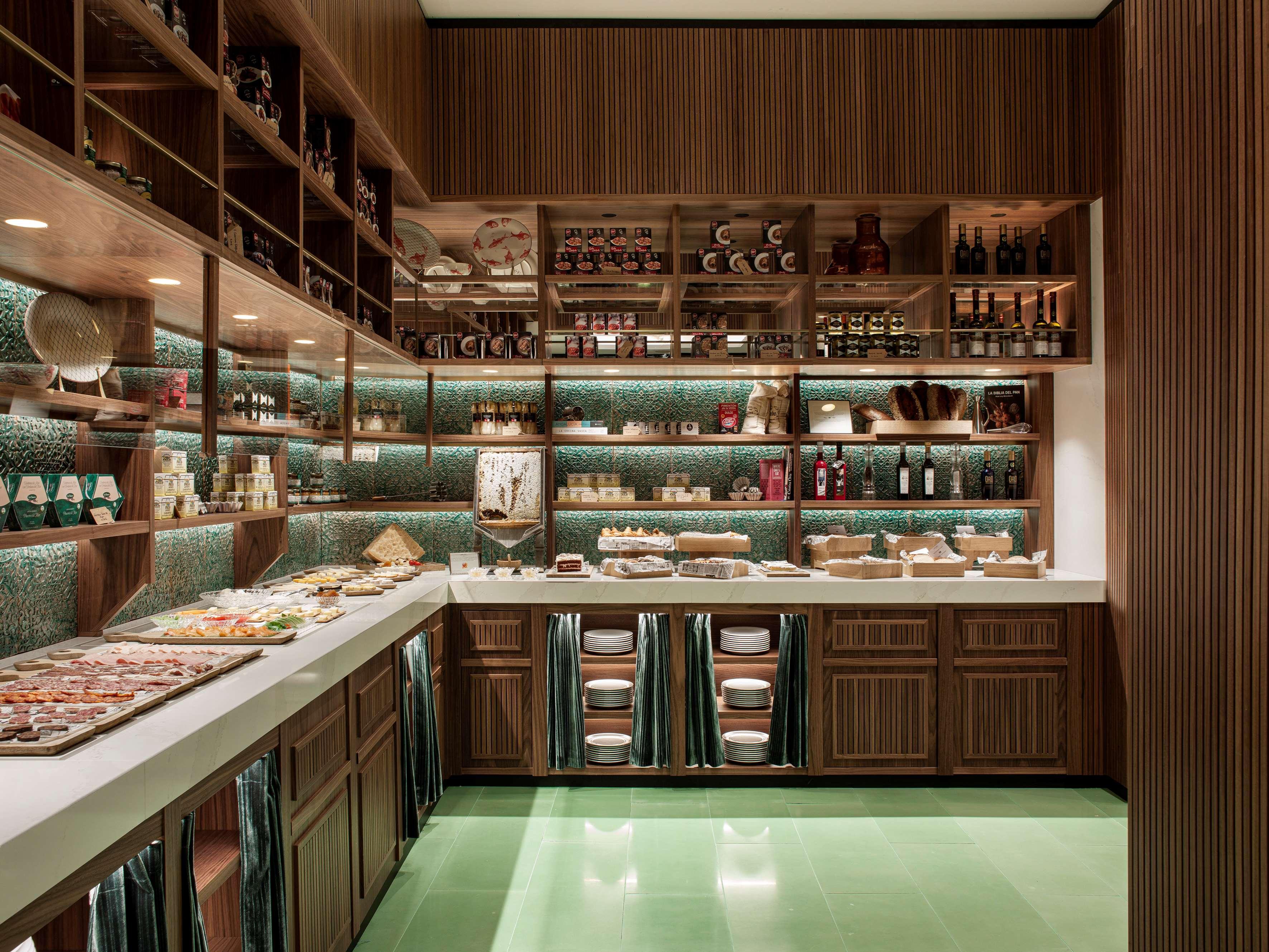 Hotel Colón Gran Meliá - The Leading Hotels of the World Siviglia Esterno foto The kitchen at the restaurant