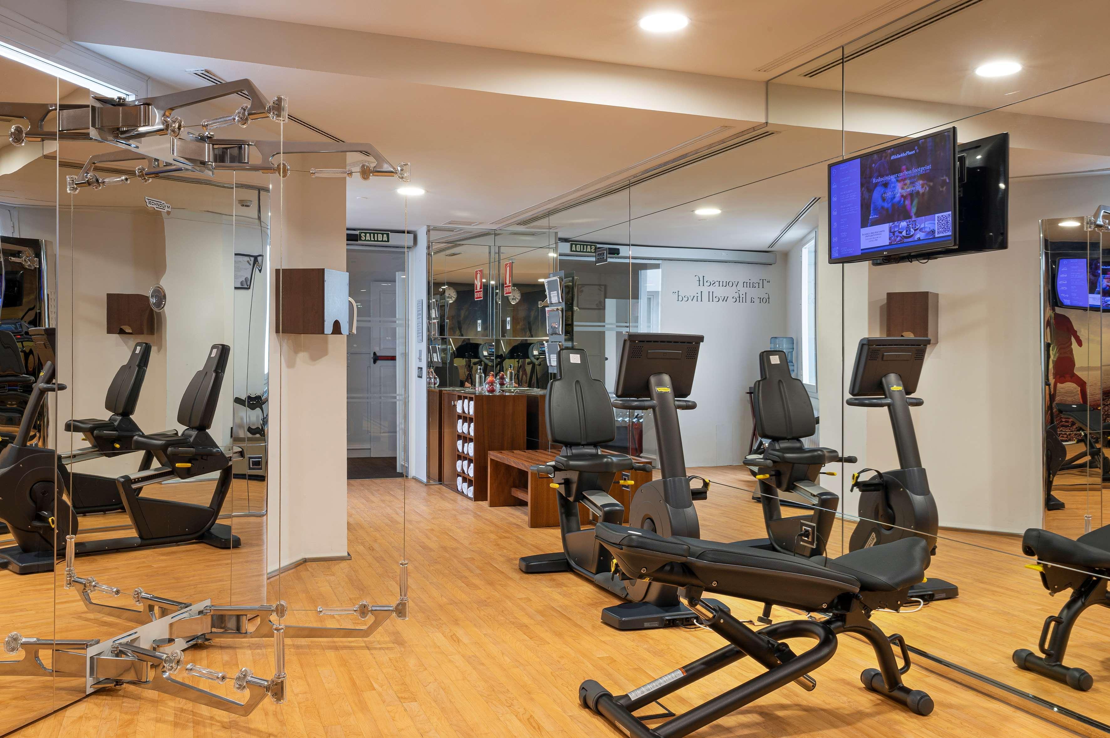 Hotel Colón Gran Meliá - The Leading Hotels of the World Siviglia Esterno foto The gym at the hotel