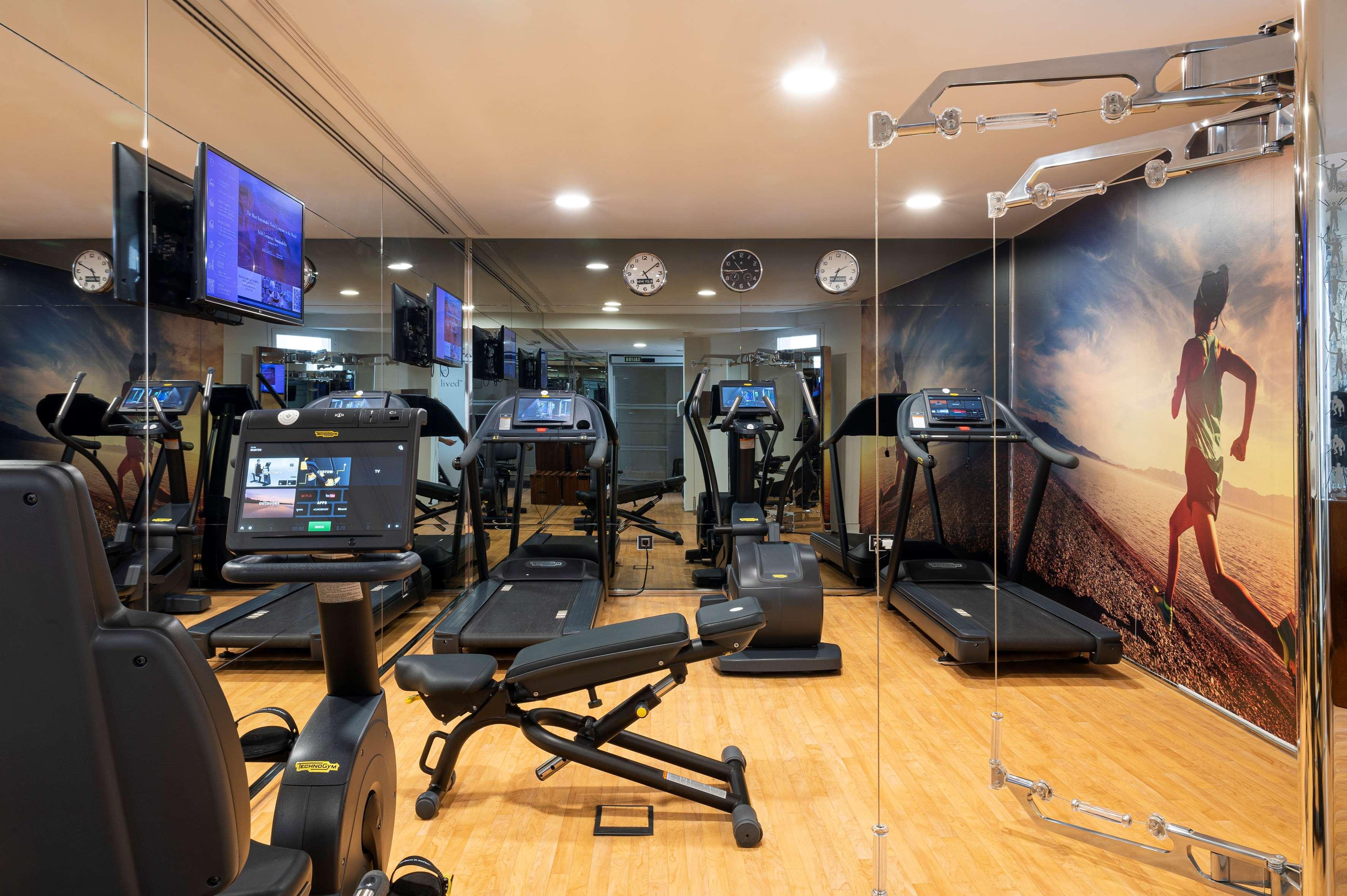 Hotel Colón Gran Meliá - The Leading Hotels of the World Siviglia Esterno foto The gym at the hotel
